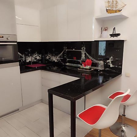 London Apartment, Odessa Екстериор снимка