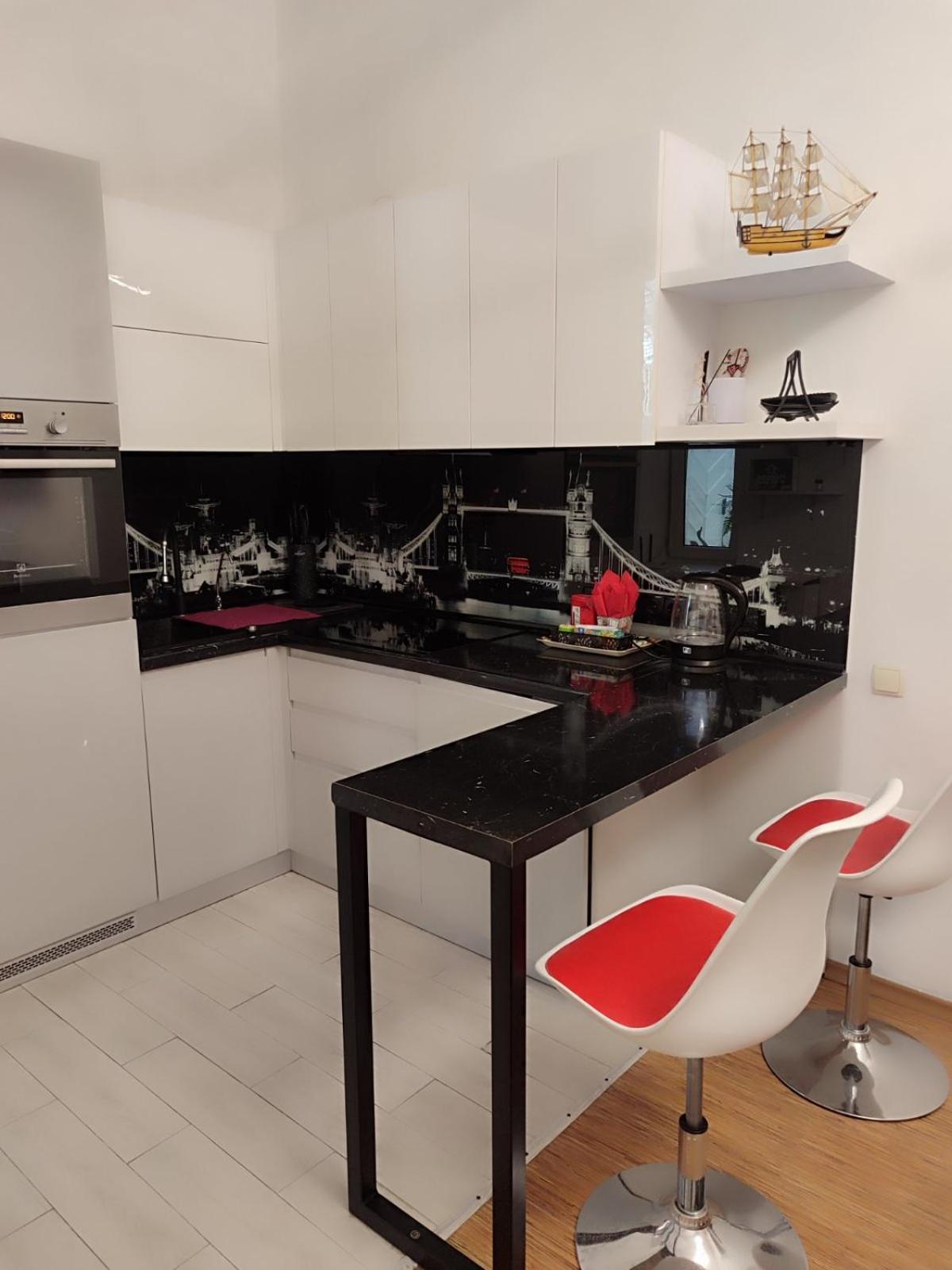 London Apartment, Odessa Екстериор снимка